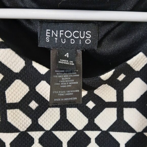 Black/off white geometrical design dress by Enfocus Studio - size 4 - Picture 4 of 8